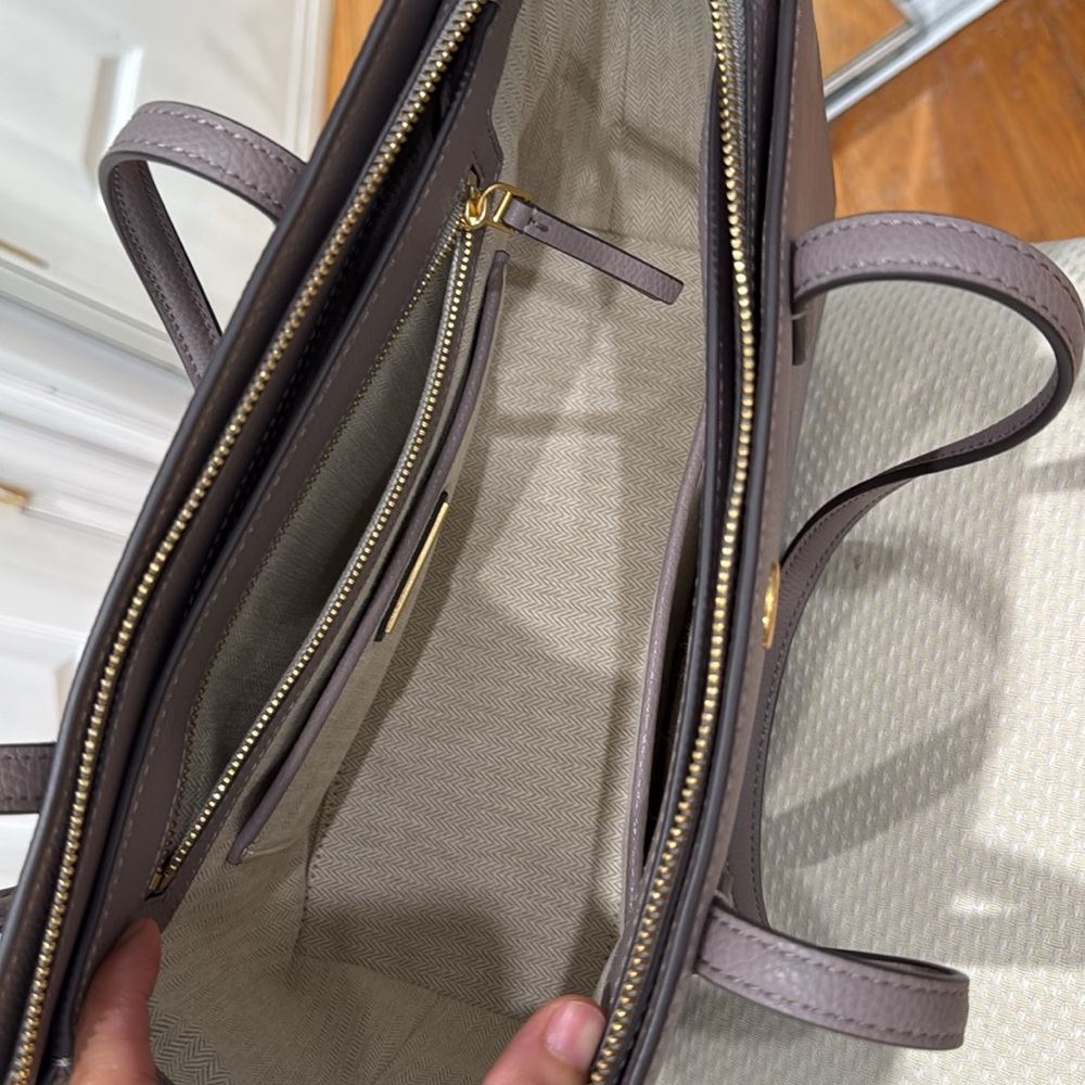 Tory Burch
 Tote Bag - Picture 5 of 10